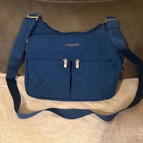 Women's Baggallini Cross Over Crossbody Bag with RFID
Blocking Wristlet - Picture 3 of 7